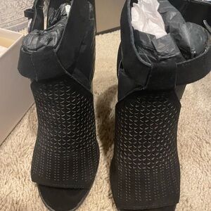 Marc Fisher Ltd Vixen Staked Heel Sandal